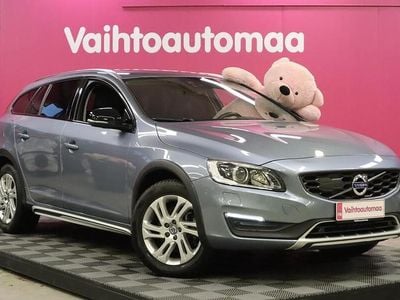 Käytetty 2018 Volvo V60 CC Business Edition Farmari | 22 890 € (Supertarjous)