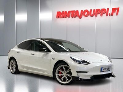 Käytetty 2019 Tesla Model 3 Performance Sedan | 22 590 € (Perustarjous)