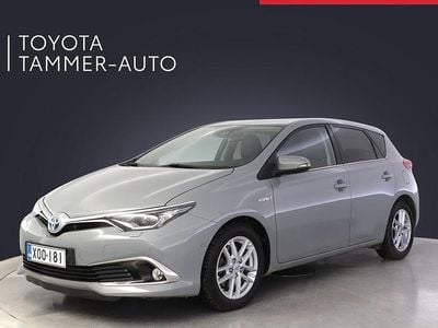 Käytetty Toyota Auris Hybrid Premium 99 HP (72 kW) 2018 Harmaa Viistoperä