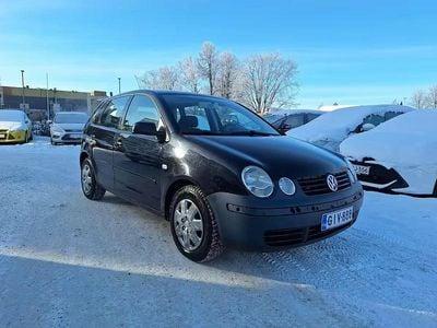 Käytetty VW Polo Comfortline 75 HP (55 kW) 2003 Musta Viistoperä