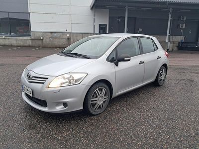 Käytetty 2010 Toyota Auris Terra Viistoperä | 7 900 € (Perustarjous)
