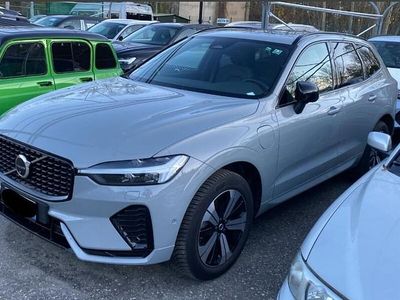 Harmaa Käytetty 2025 Volvo XC60 Plus Katumaasturi | 55 800 € (Hieman kallis)