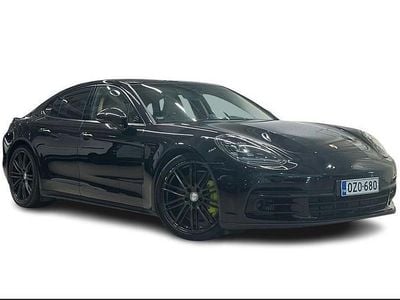 Porsche Panamera 4