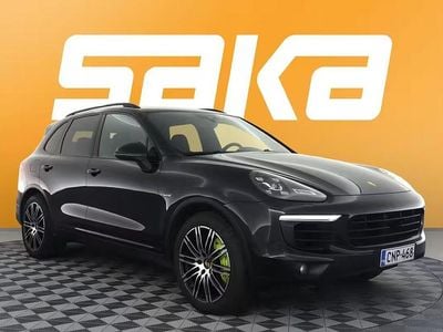Käytetty Porsche Cayenne S E-Hybrid 416 HP (305 kW) 2015 Katumaasturi