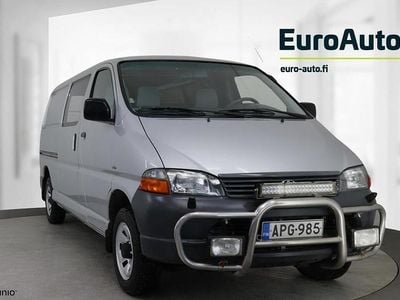 Käytetty Toyota HiAce 102 HP (75 kW) 2006 Hopea Van
