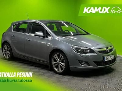 Käytetty Opel Astra Sport 140 HP (102 kW) 2011 Hopea / harmaa Sedan