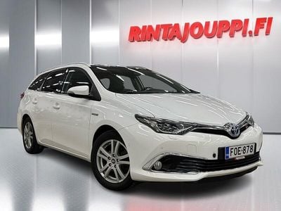 Valkoinen Käytetty 2016 Toyota Auris Touring Sports Premium Farmari | 12 900 € (Perustarjous)