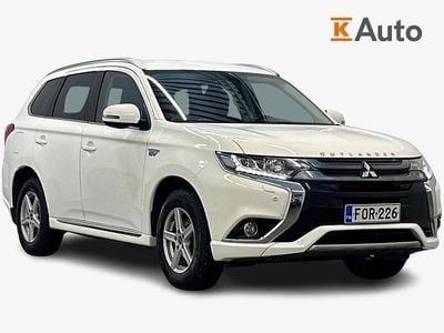 Käytetty Mitsubishi Outlander P-HEV Instyle 121 HP (88 kW) 2016 Valkoinen Farmari