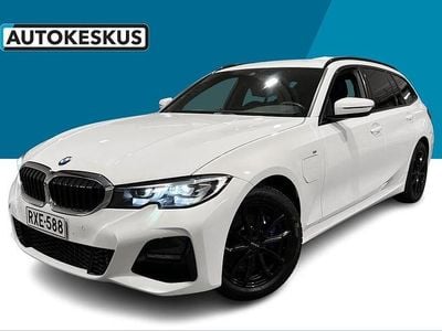 Valkoinen Käytetty 2021 BMW 330e M Sport Farmari | 28 990 € (Perustarjous)