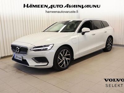 Valkoinen Käytetty 2022 Volvo V60 Inscription Farmari | 41 900 € (Hieman kallis)