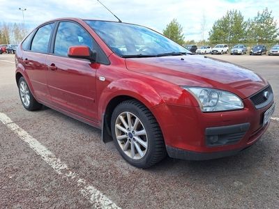 käytetty Ford Focus 1,6 100hv Trend X