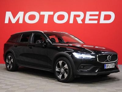Käytetty Volvo V60 CC Business Edition 197 HP (144 kW) 2023 Farmari