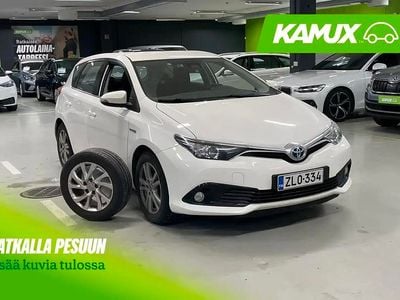 Käytetty Toyota Auris Hybrid Active 99 HP (72 kW) 2017 Valkoinen Sedan