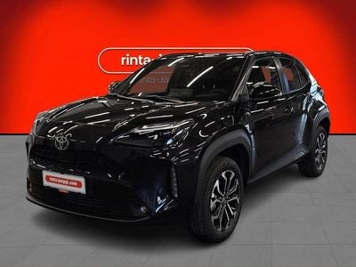 Musta Uusi 2025 Toyota Yaris Cross Plus Katumaasturi | 31 480 €