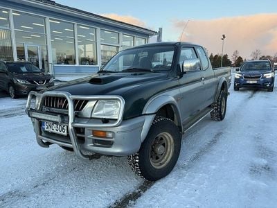 Vihreä Käytetty 2001 Mitsubishi L200 Nouto | 3 900 €