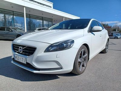 käytetty Volvo V40 T2 Business aut // Webasto / Panorama / Peruutuskamera / Sporttipenkit / Aktiiviset Xenonit // *** H