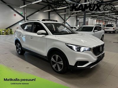 käytetty MG ZS EV EV / Panoraama / Adapt. vakkari / Peruutuskamera / Nahkasisusta / Kuljettejan istuin sähkösäädettävä