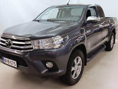 Käytetty Toyota HiLux Active 148 HP (108 kW) 2018 Harmaa Nouto
