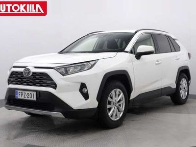Valkoinen Käytetty 2020 Toyota RAV4 Multidrive S Katumaasturi | 28 590 €
