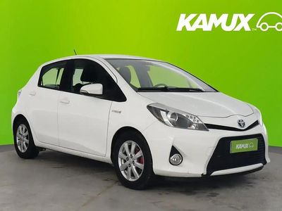 Valkoinen Käytetty 2013 Toyota Yaris Hybrid Active Tila-auto | 10 450 € (Perustarjous)