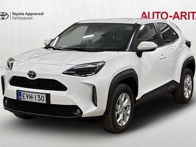 Käytetty Toyota Yaris Cross Active 116 HP (85 kW) 2024 Valkoinen Katumaasturi