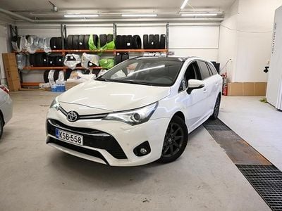 Käytetty 2016 Toyota Avensis Premium Farmari | 13 690 € (Perustarjous)
