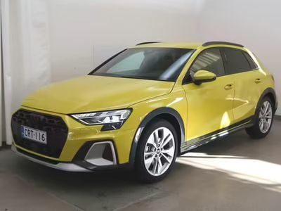 Keltainen Käytetty 2024 Audi A3 Design Viistoperä | 41 850 €
