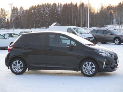 Käytetty Toyota Yaris Multidrive S 112 HP (82 kW) 2019 Musta Viistoperä