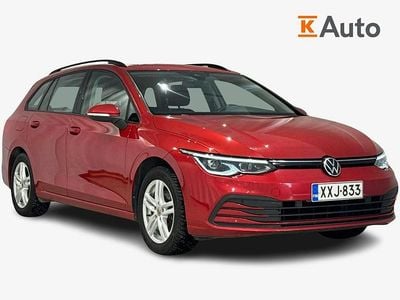 Käytetty VW Golf VIII Comfortline 131 HP (96 kW) 2021 Met. punainen Farmari