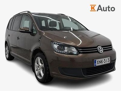 Käytetty VW Touran Edition 105 HP (77 kW) 2015 Ruskea Tila-auto