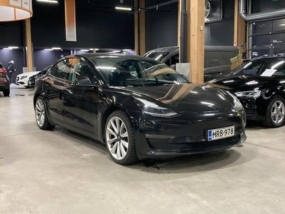 Käytetty 2019 Tesla Model 3 Sedan | 19 900 € (Hieman kallis)