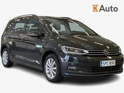 Käytetty VW Touran Comfortline 150 HP (110 kW) 2023 Harmaa Tila-auto