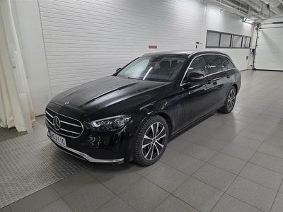 Käytetty 2021 Mercedes E300 Avantgarde Farmari | 35 900 € (Hieman kallis)