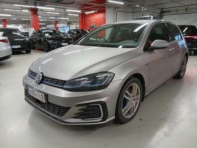 Käytetty 2020 VW Golf VII GTE Viistoperä | 20 990 € (Perustarjous)