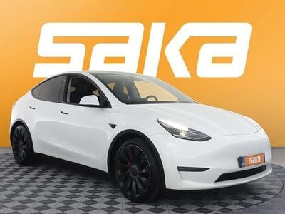 Käytetty 2022 Tesla Model Y Performance Katumaasturi | 38 800 € (Perustarjous)