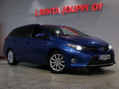 käytetty Toyota Auris Touring Sports 1,8 Hybrid Premium - 3kk lyhennysvapaa