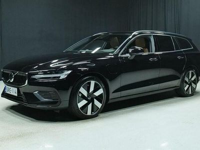 Musta Käytetty 2025 Volvo V60 Performance Farmari | 56 800 €