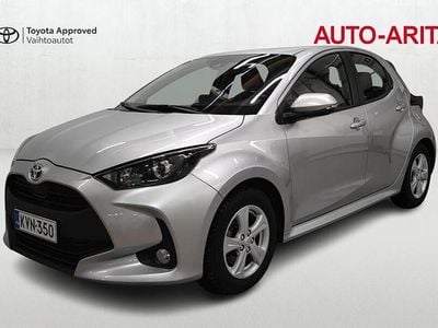 Hopea Käytetty 2023 Toyota Yaris Hybrid Active Viistoperä | 22 900 € (Hieman kallis)