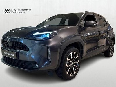Harmaa Käytetty 2025 Toyota Yaris Hybrid Edition Katumaasturi | 30 890 € (Hieman kallis)