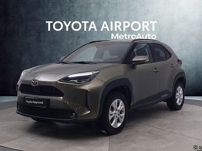 Met. ruskea (beige) Käytetty 2024 Toyota Yaris Cross Katumaasturi | 29 390 € (Hyvä tarjous)