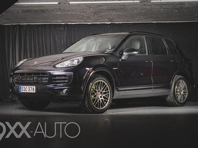 Käytetty Porsche Cayenne S E-Hybrid Platinum Edition 333 HP (244 kW) 2017 Katumaasturi