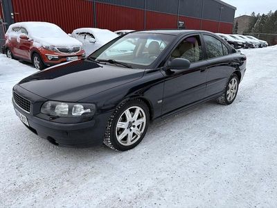 Käytetty 2002 Volvo S60 Sedan | 3 750 € (Perustarjous)