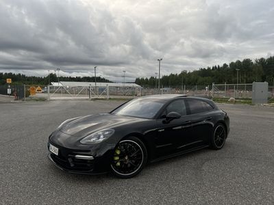 Porsche Panamera 4