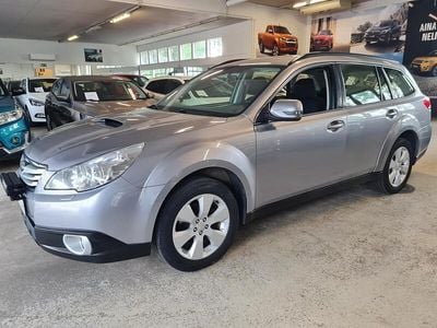 Käytetty Subaru Outback 150 HP (110 kW) 2012 Hopea Katumaasturi