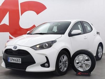 Valkoinen Käytetty 2023 Toyota Yaris Hybrid Active Viistoperä | 19 990 € (Perustarjous)