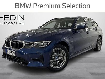 Sininen Käytetty 2021 BMW 330e Comfort Edition Farmari | 31 200 € (Perustarjous)