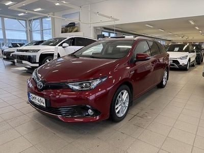 Punainen Käytetty 2018 Toyota Auris Touring Sports Active Farmari | 17 400 € (Perustarjous)