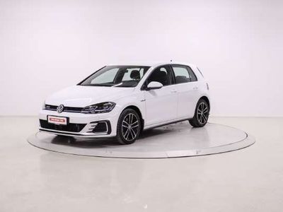 Valkoinen Käytetty 2016 VW Golf VII GTE Farmari | 10 900 €