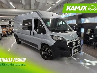 Käytetty Peugeot Boxer 131 HP (96 kW) 2018 Sininen Van