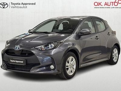 Harmaa Käytetty 2024 Toyota Yaris Hybrid Active Viistoperä | 22 990 € (Perustarjous)